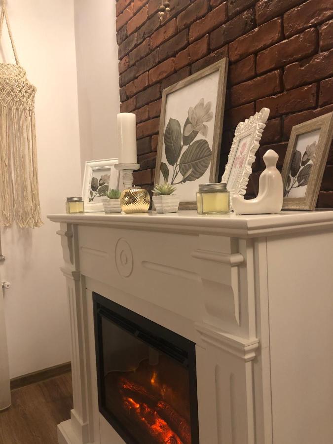 Cozy Central Apartment Brassó Kültér fotó